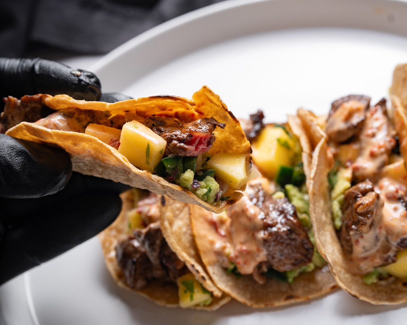Tacos de vită cu salsa de mango