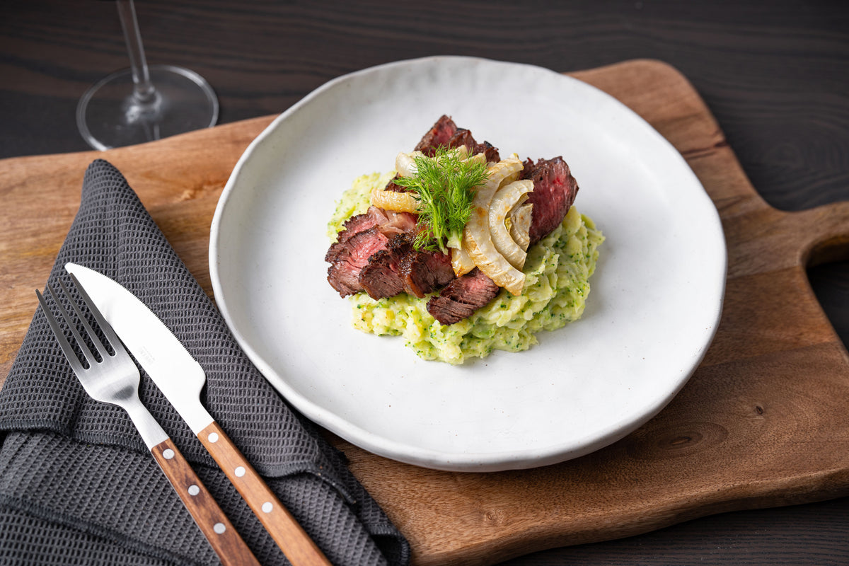 Antricot de vită cu piure de cartofi & broccoli